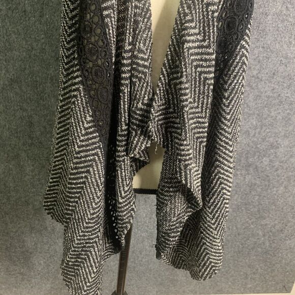 Maurice’s Open Vest Size M Waterfall Chevron Pattern Crochet Lace Boho Festival - Picture 3 of 12